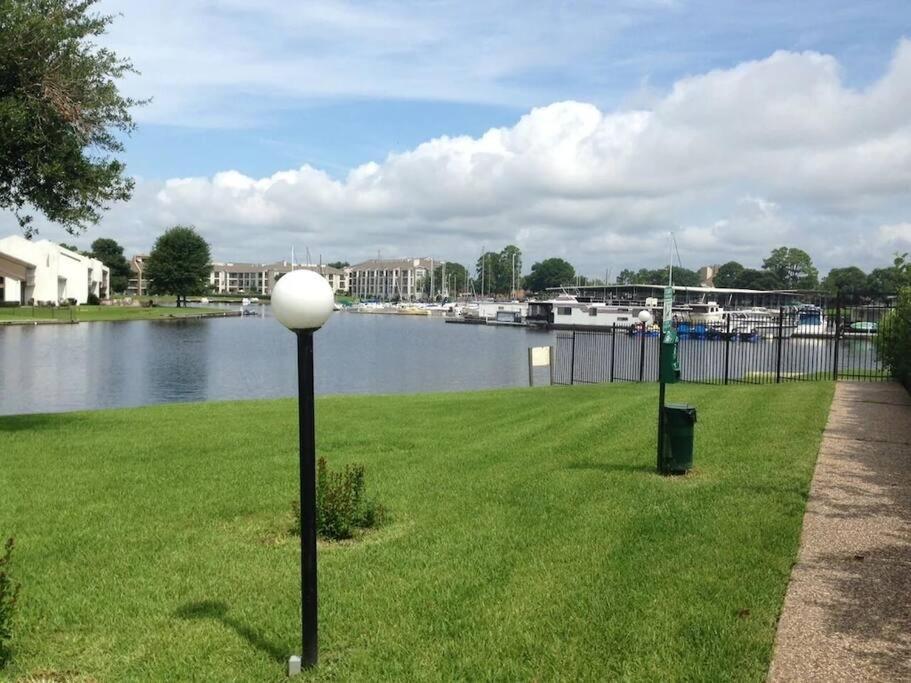 Lakeside Daze! Монтгомери Экстерьер фото
