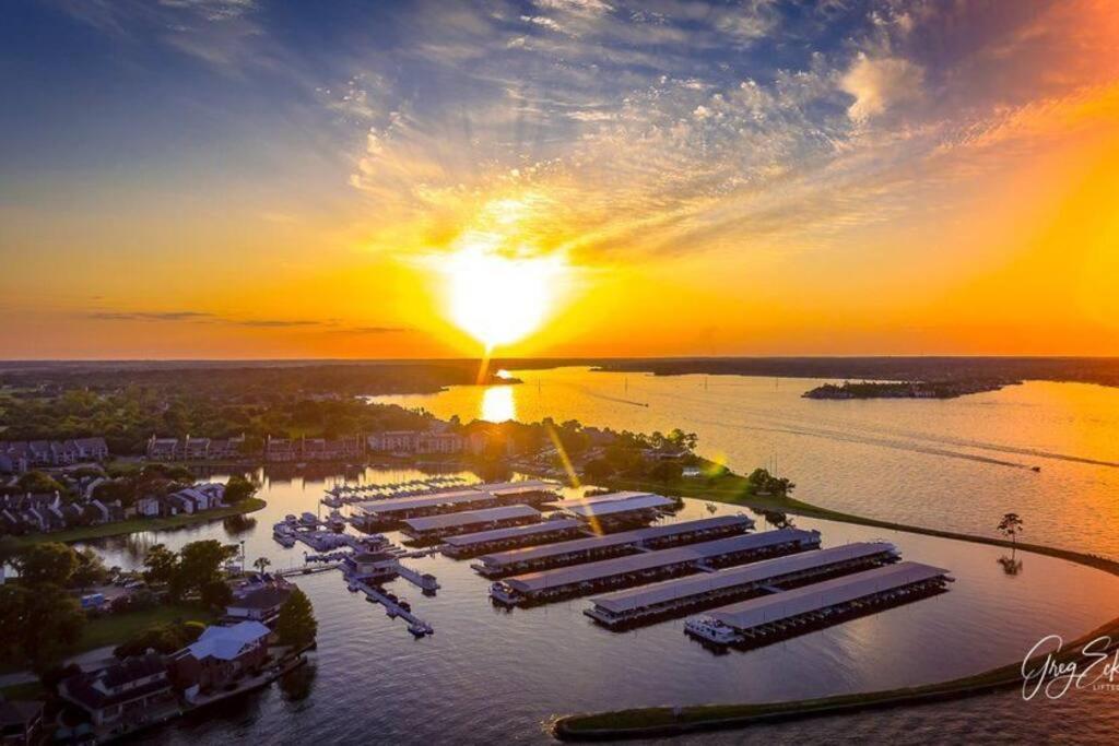 Lakeside Daze! Монтгомери Экстерьер фото